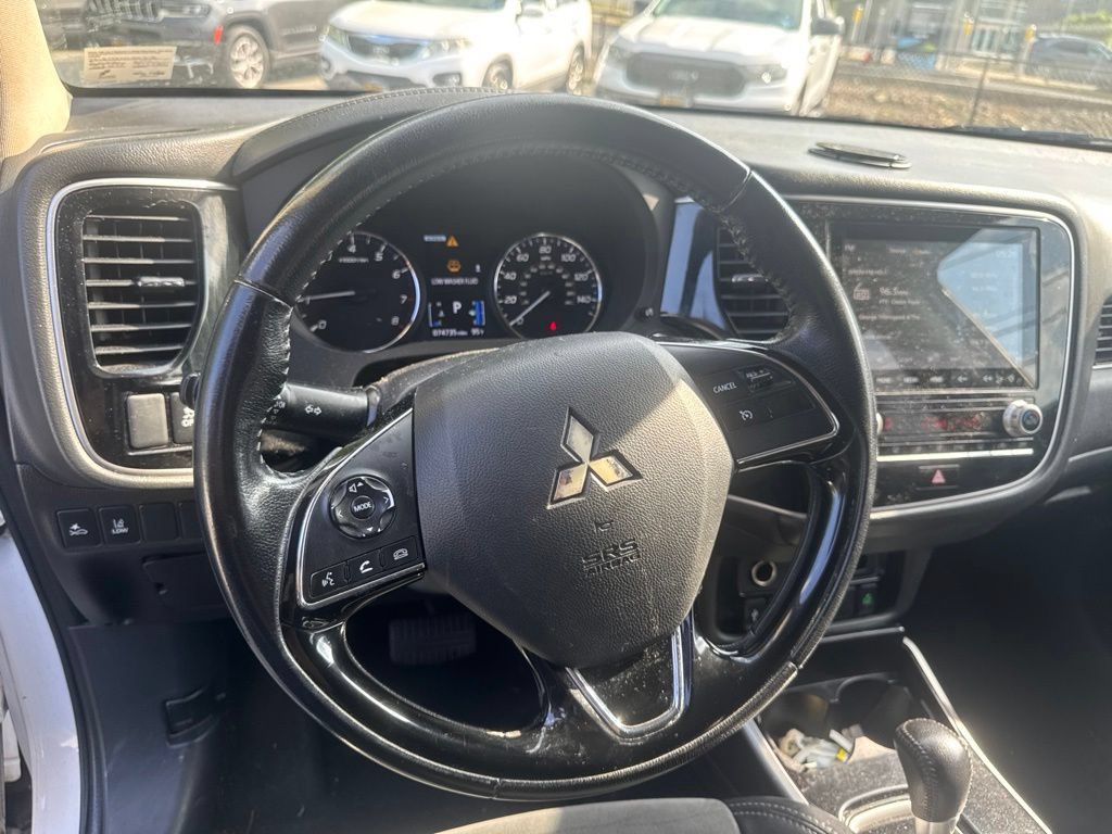 Used 2020 Mitsubishi Outlander SE AWD/4WD image 14