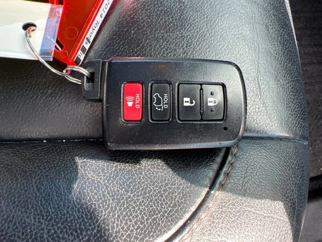 Used 2014 Toyota Highlander XLE AWD/4WD image 39