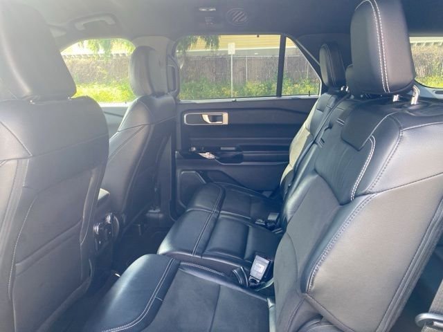 Used 2021 Ford Explorer ST w/ ST Street Pack image 11
