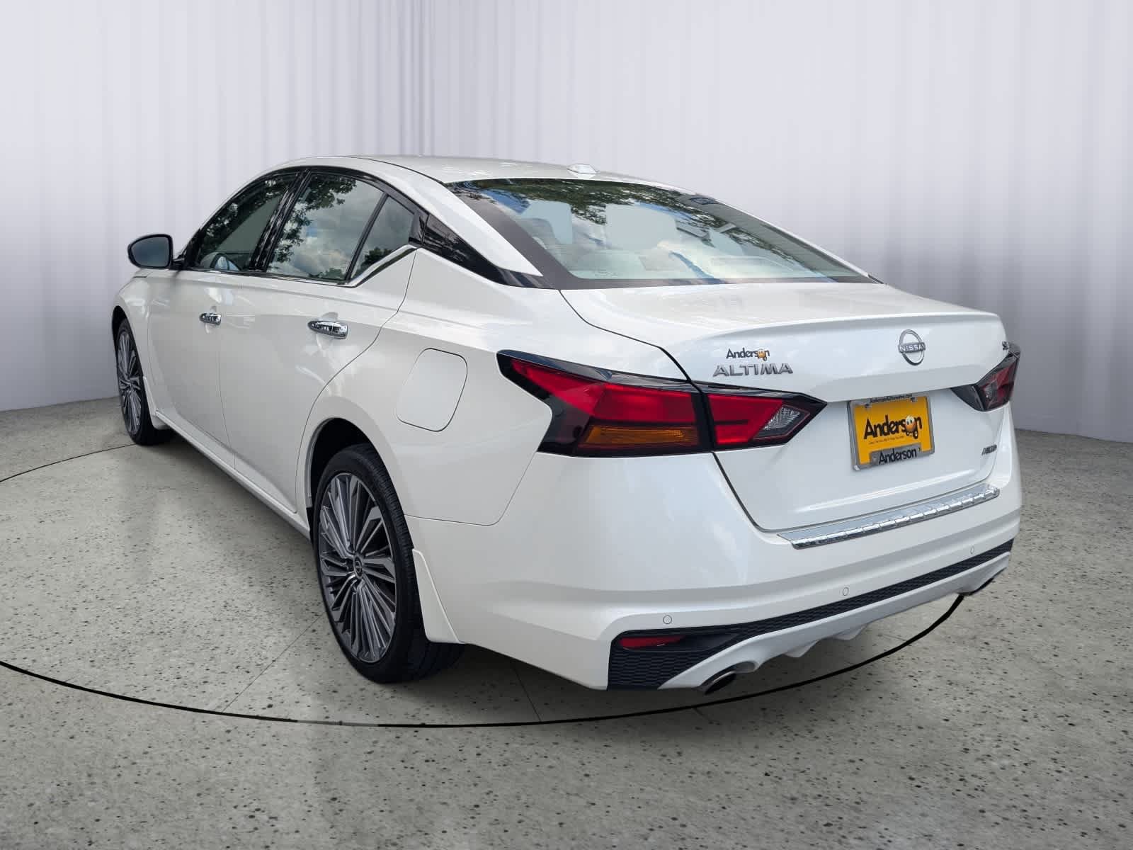 Used 2023 Nissan Altima 2.5 SL AWD/4WD image 5