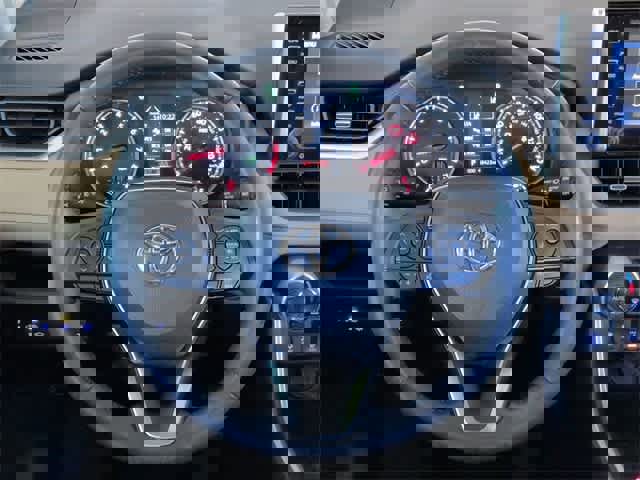 Used 2021 Toyota RAV4 XLE Premium image 24