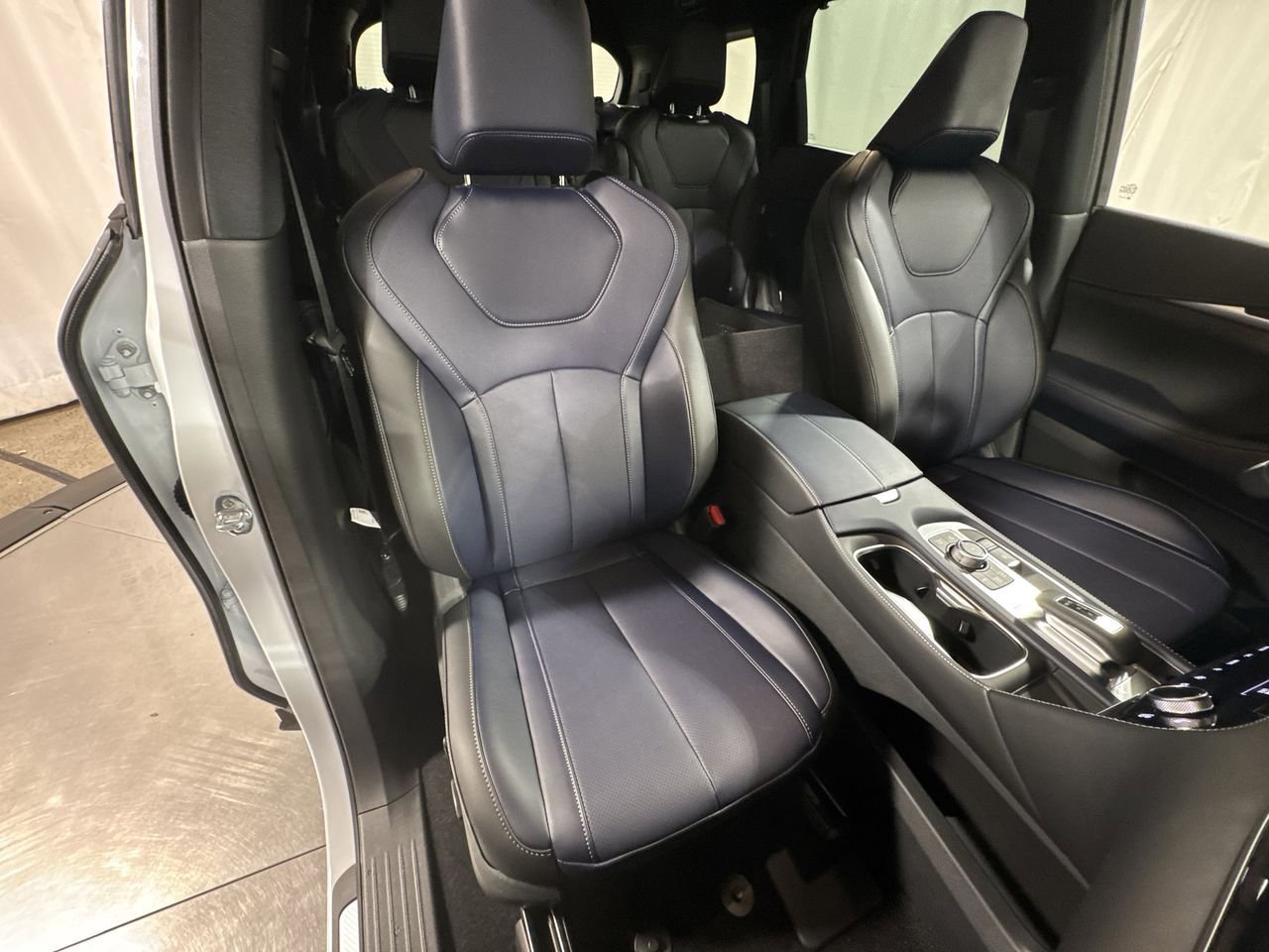 Used 2026 INFINITI QX60 Sport w/ Dark Cargo Package AWD/4WD image 35