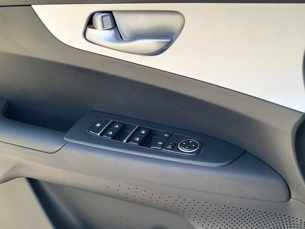 Used 2023 Kia Forte LXS FWD image 19