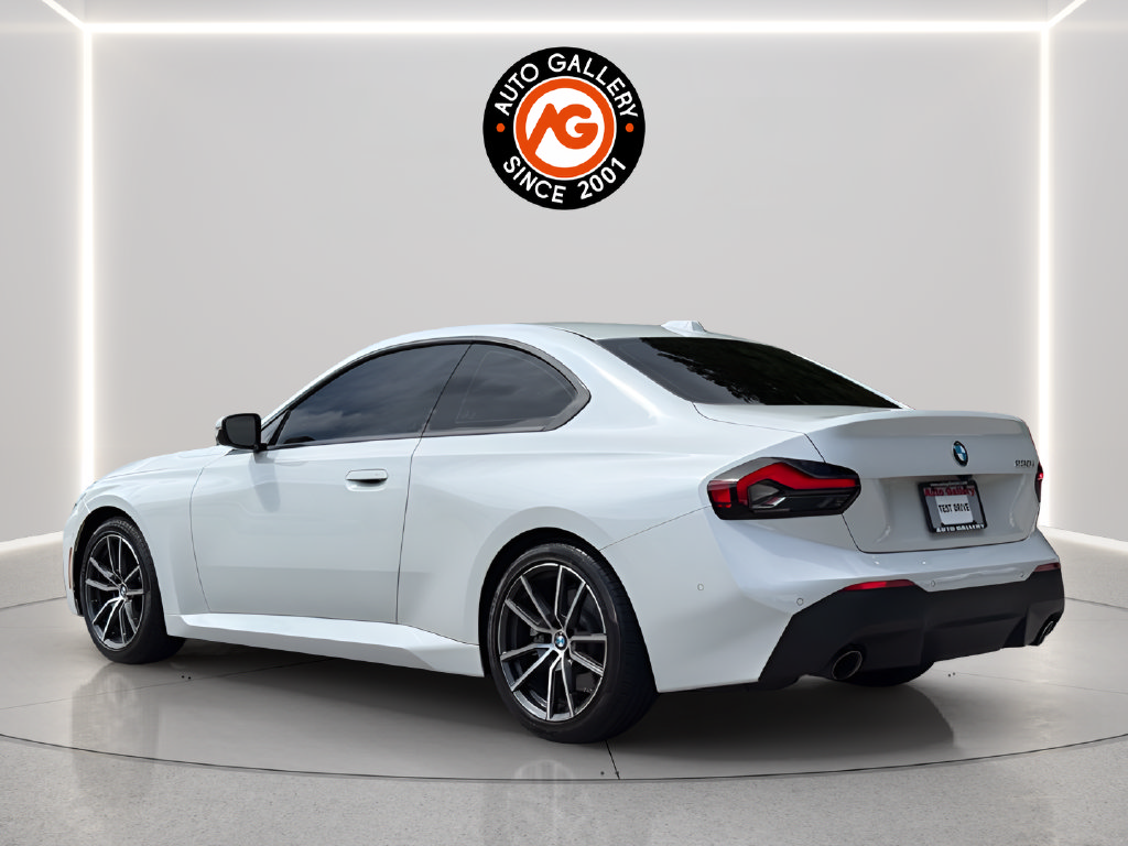 Used 2023 BMW 230i Coupe w/ Convenience Package RWD image 5