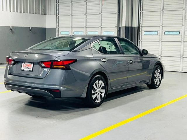 Used 2025 Nissan Altima 2.5 S FWD image 17