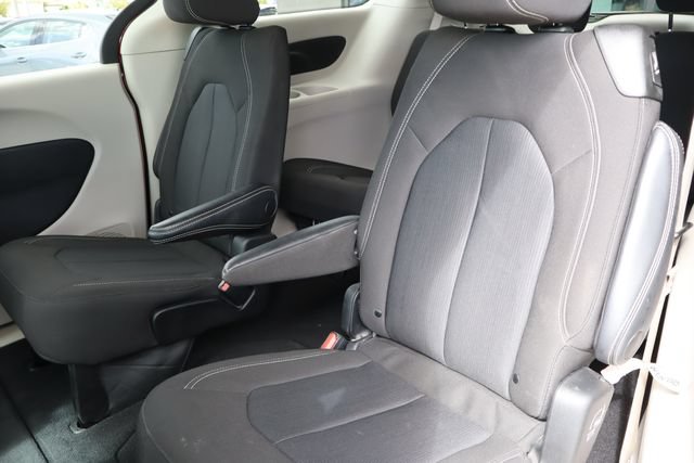 Used 2023 Chrysler Voyager LX FWD image 14