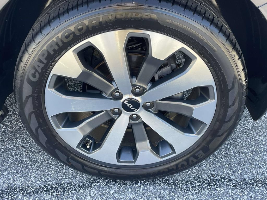 Used 2022 Kia Telluride EX w/ EX Premium Package FWD image 5