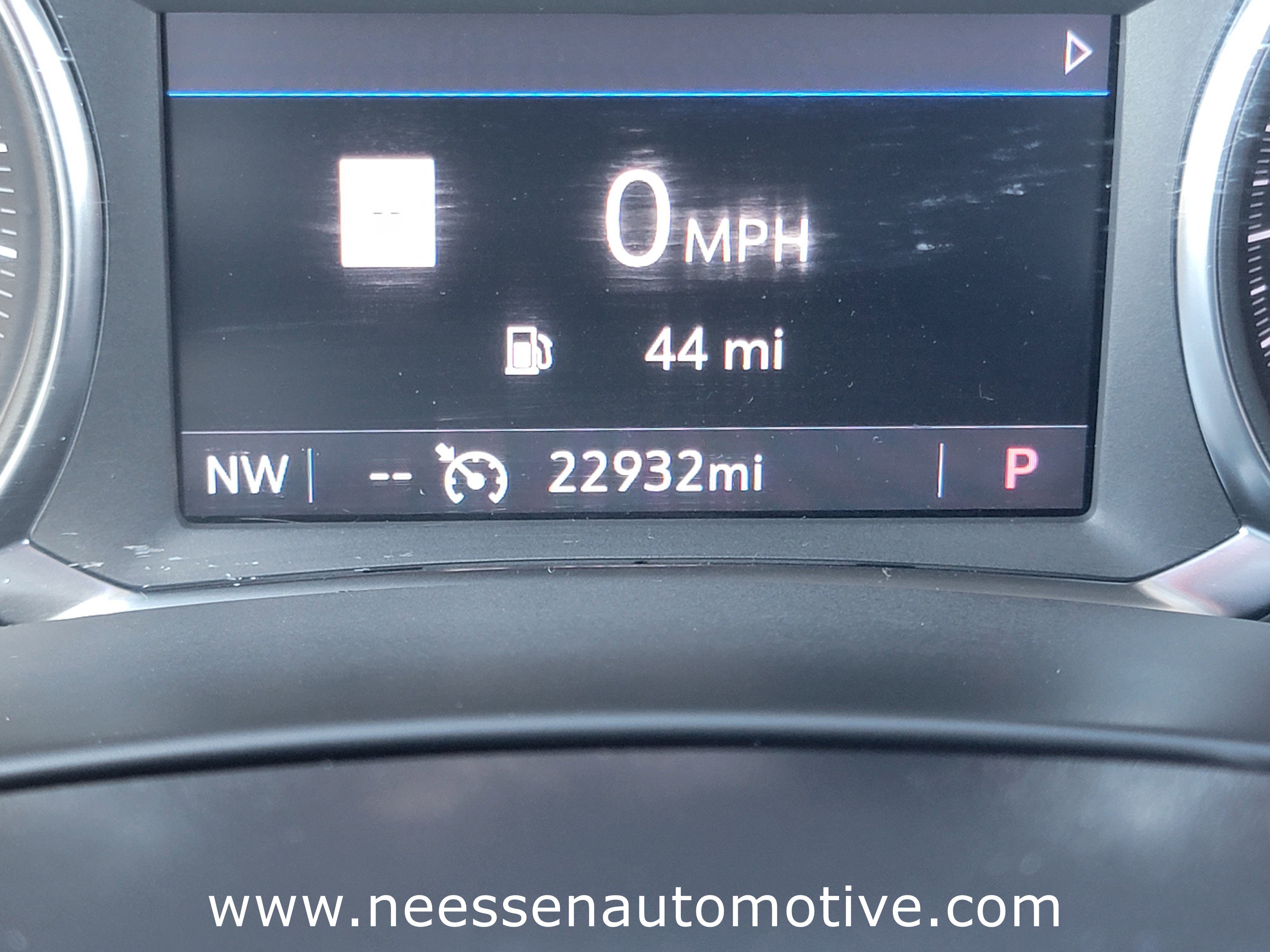 Used 2024 GMC Terrain SLT w/ Infotainment Package II image 22