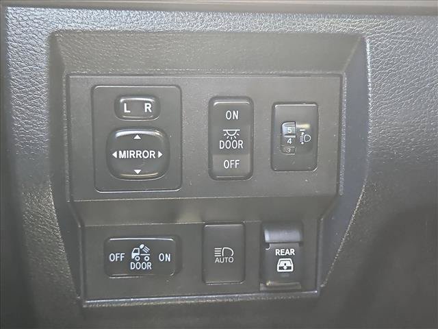 Used 2020 Toyota Tundra SR5 AWD/4WD image 13