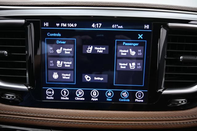 Used 2018 Chrysler Pacifica Limited FWD image 22