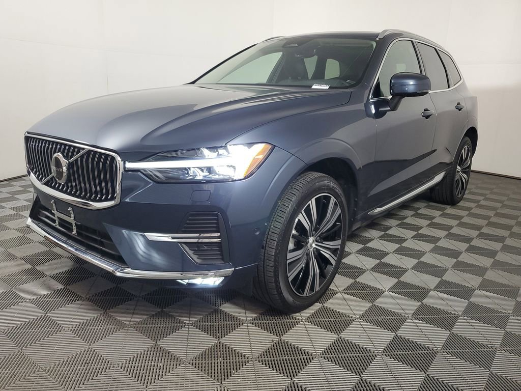 Used 2023 Volvo XC60 B5 Plus w/ Climate Package AWD/4WD image 4