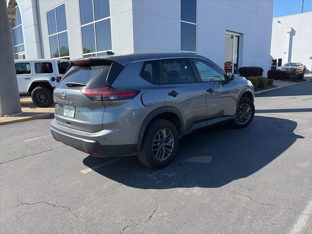 Used 2024 Nissan Rogue S image 7