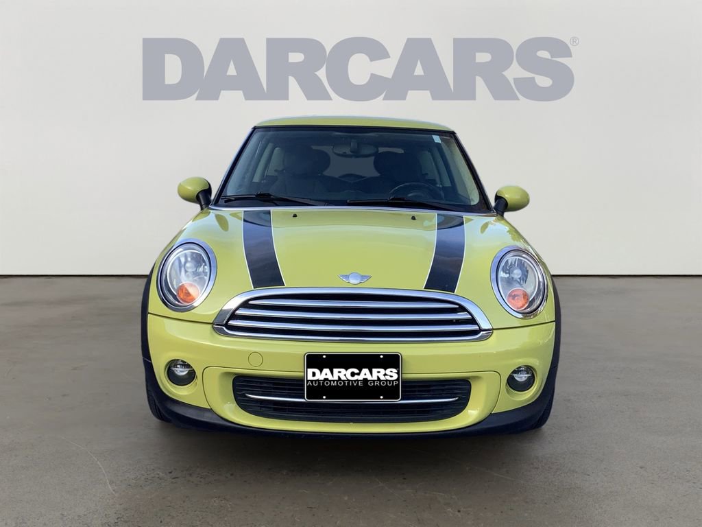 Used 2011 MINI Cooper Hardtop image 2