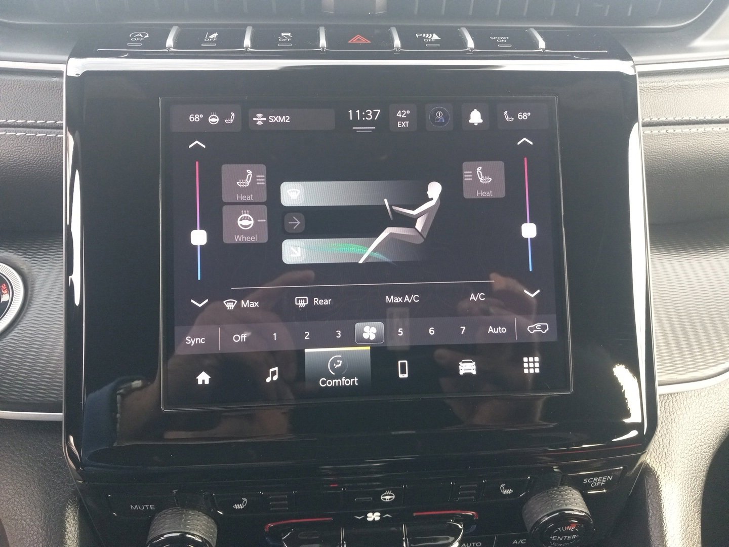 Used 2025 Jeep Grand Cherokee Altitude image 17