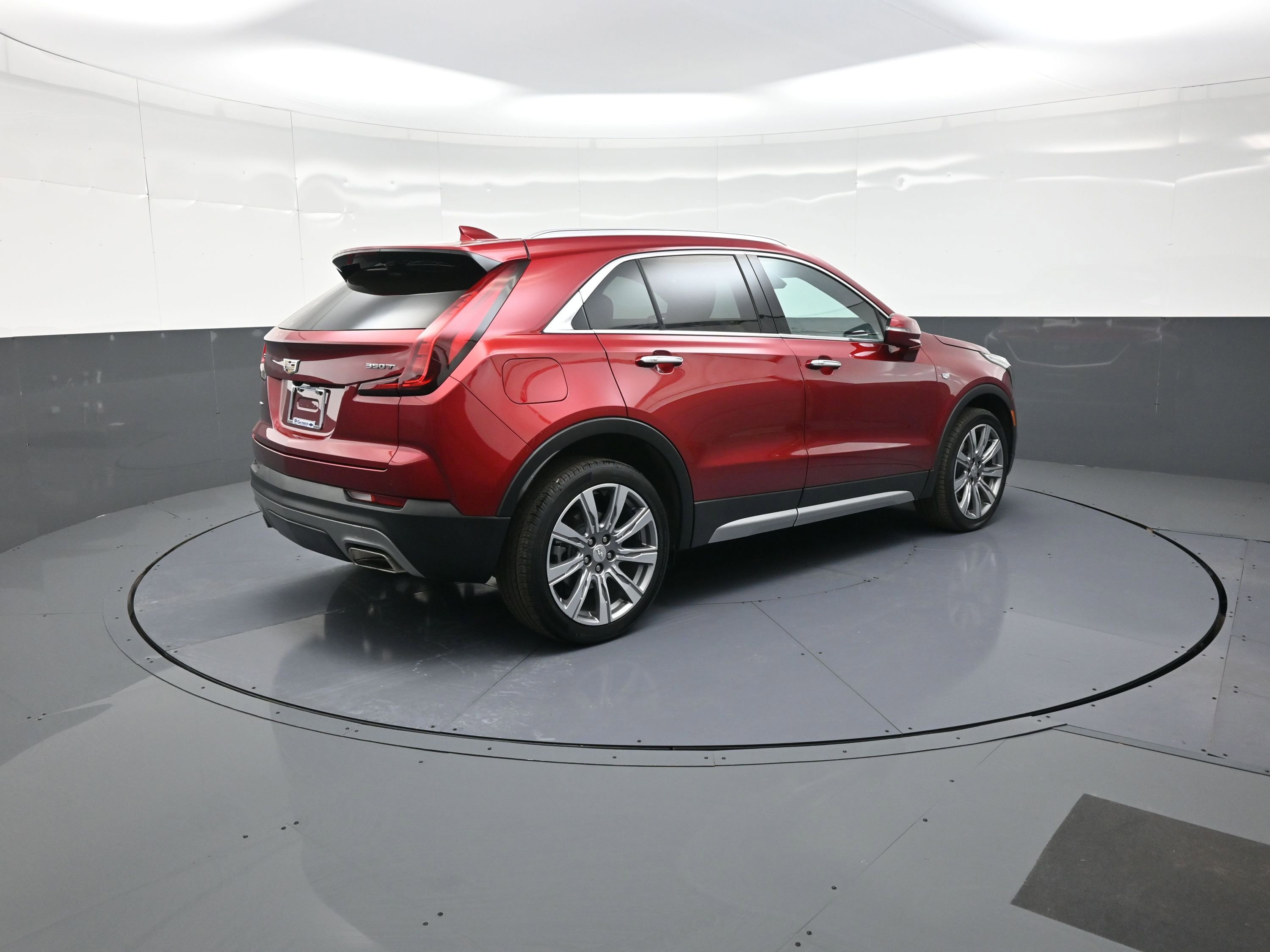Used 2023 Cadillac XT4 Premium Luxury w/ Cold Weather Package image 3