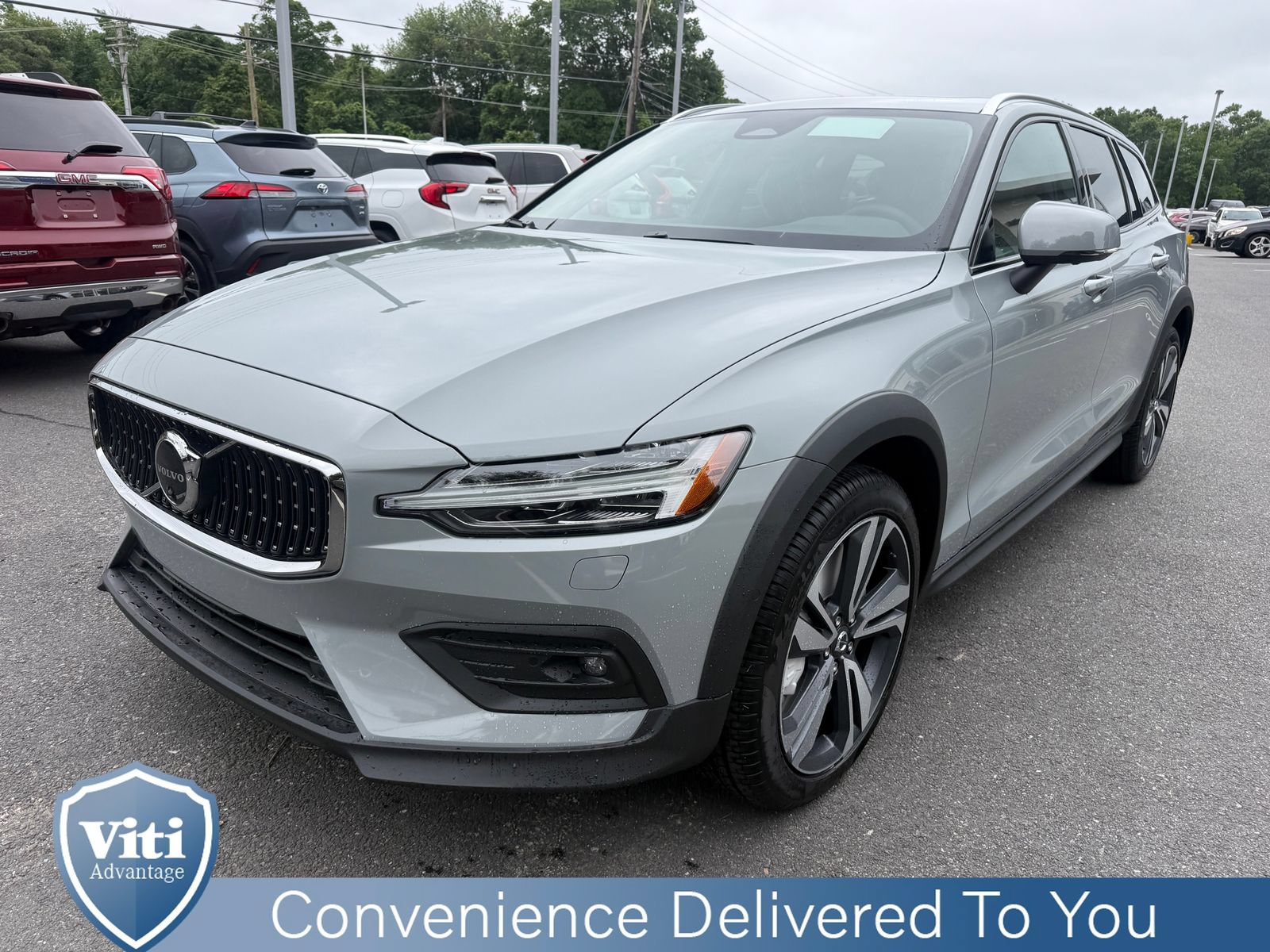 New 2026 Volvo V60 B5 Cross Country Plus w/ Climate Package AWD/4WD image 4