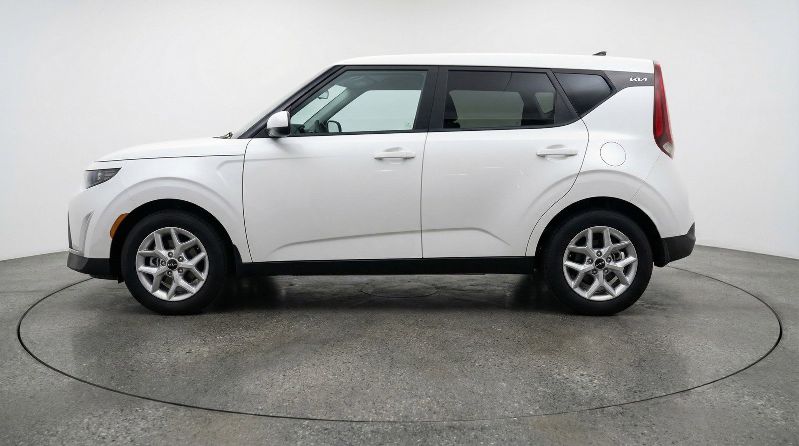 Used 2025 Kia Soul LX w/ LX Technology Package image 5