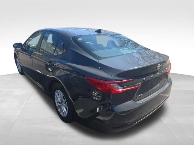 Used 2025 Toyota Camry LE image 3