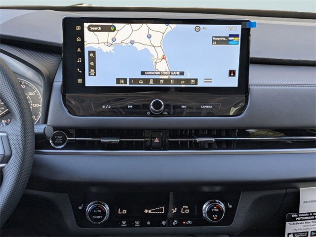 New 2025 Mitsubishi Outlander SE image 20