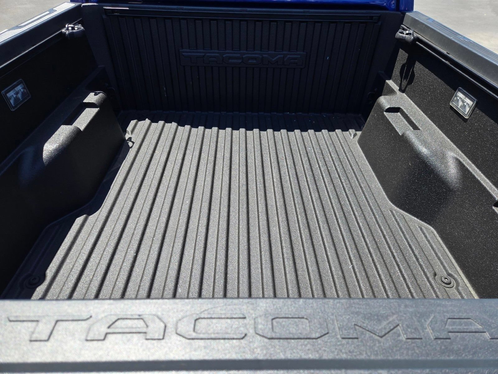 Used 2025 Toyota Tacoma TRD Sport AWD/4WD image 28