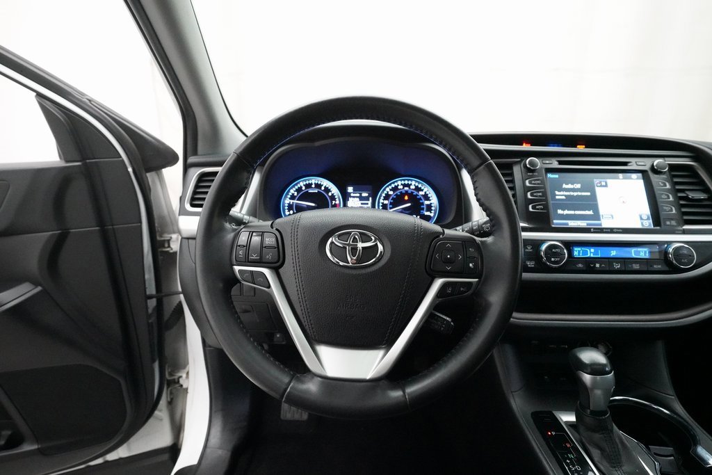 Used 2019 Toyota Highlander XLE image 4