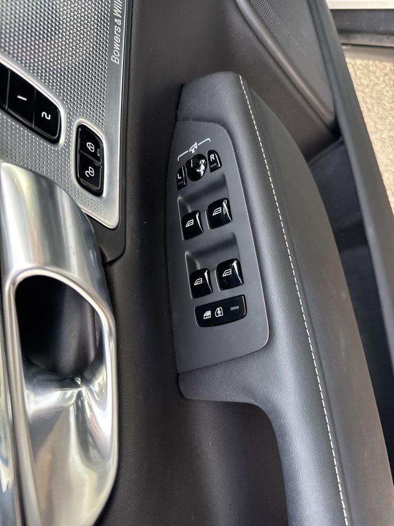 Used 2023 Volvo V90 B6 Cross Country Ultimate w/ Climate Package image 8