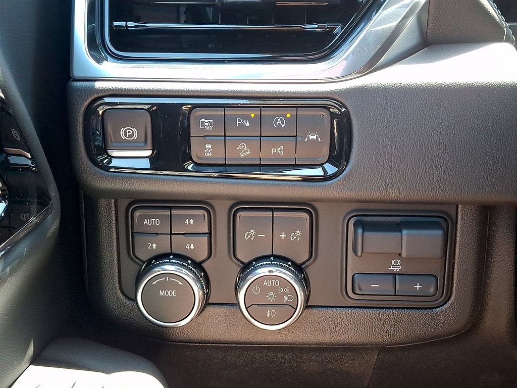 New 2026 GMC Yukon Elevation w/ Elevation Premium Package AWD/4WD image 16
