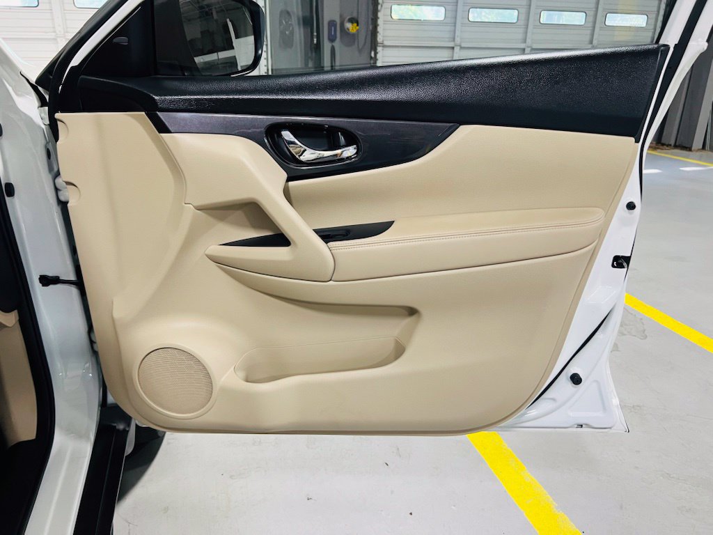Used 2020 Nissan Rogue SV AWD/4WD image 34