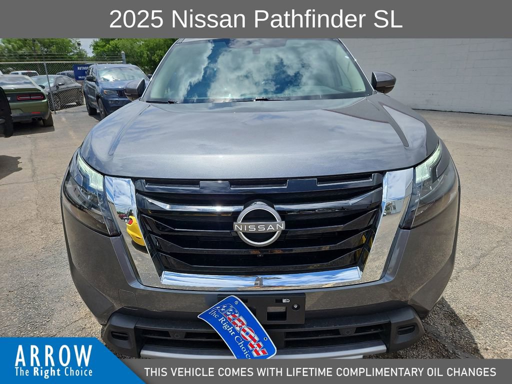 Used 2025 Nissan Pathfinder SL AWD/4WD image 3