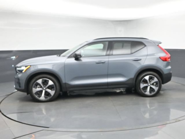 Used 2023 Volvo XC40 B5 Plus w/ Protection Package Premier AWD/4WD image 4