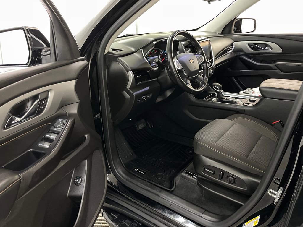 Certified 2021 Chevrolet Traverse LT FWD image 23