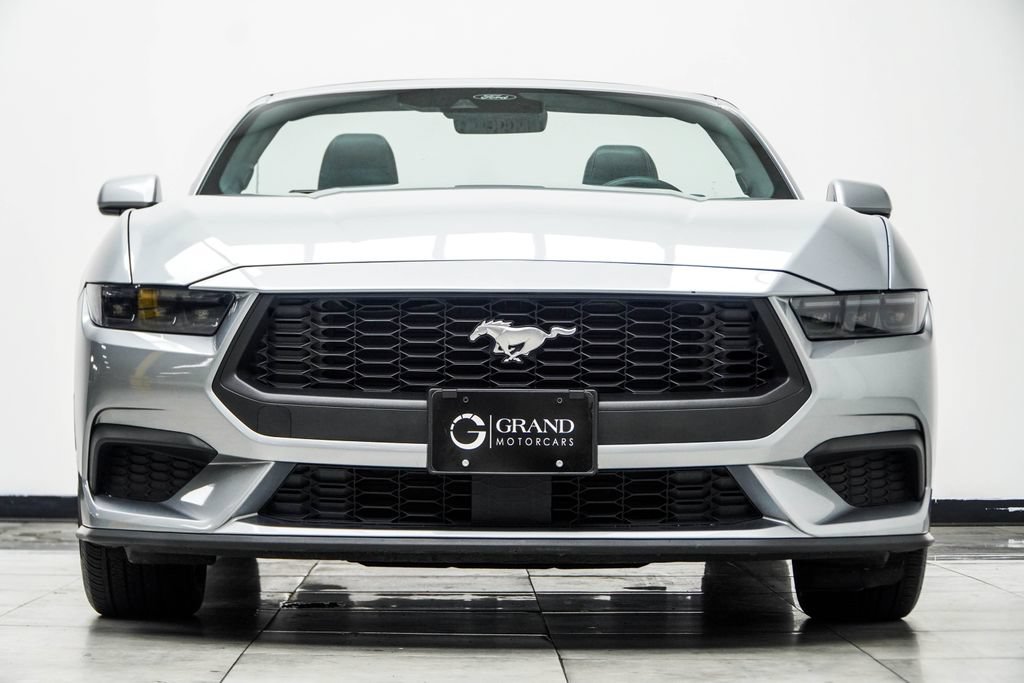 Used 2025 Ford Mustang Premium RWD image 10