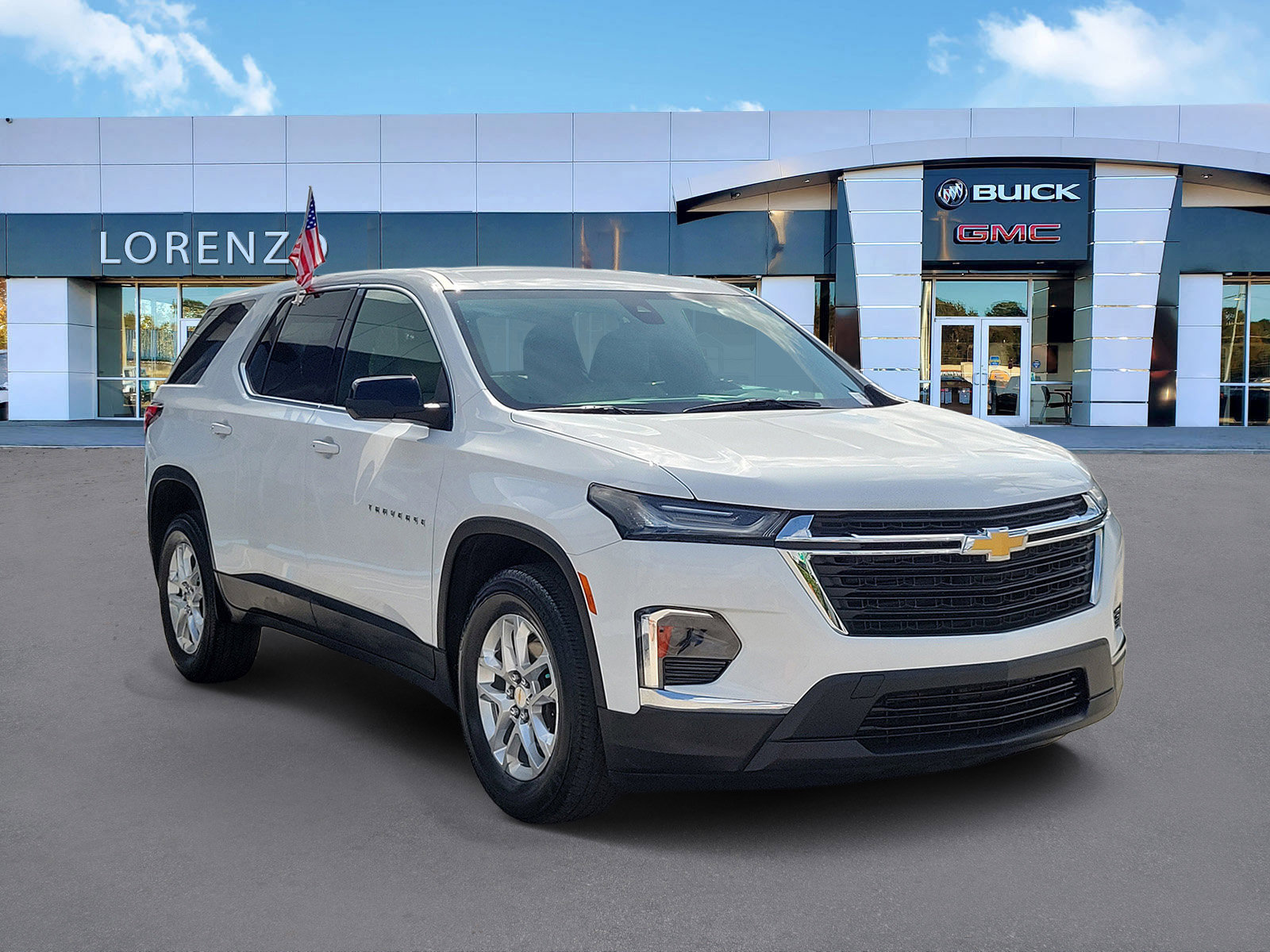 Used 2023 Chevrolet Traverse LS FWD image 3