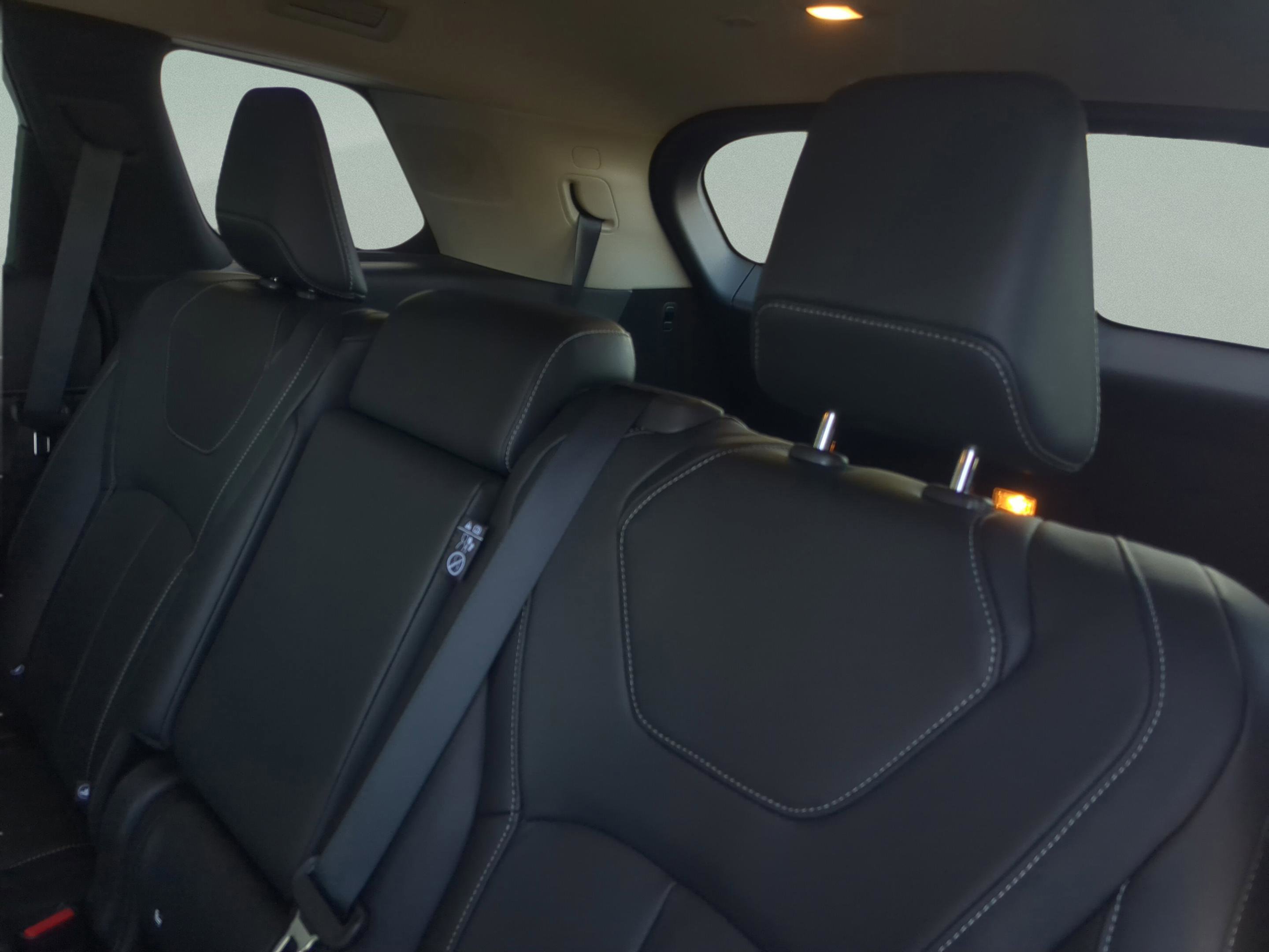 Used 2025 INFINITI QX60 Pure w/ Cargo Package image 30