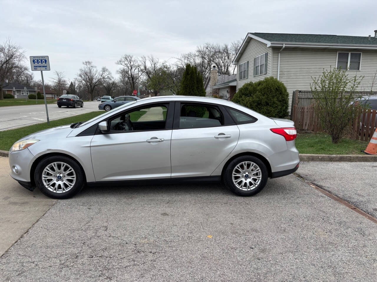 Used 2012 Ford Focus SE image 3