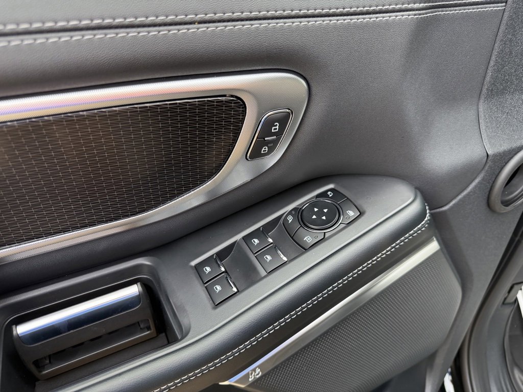 New 2025 Ford Expedition Platinum w/ Stealth Performance Package image 10