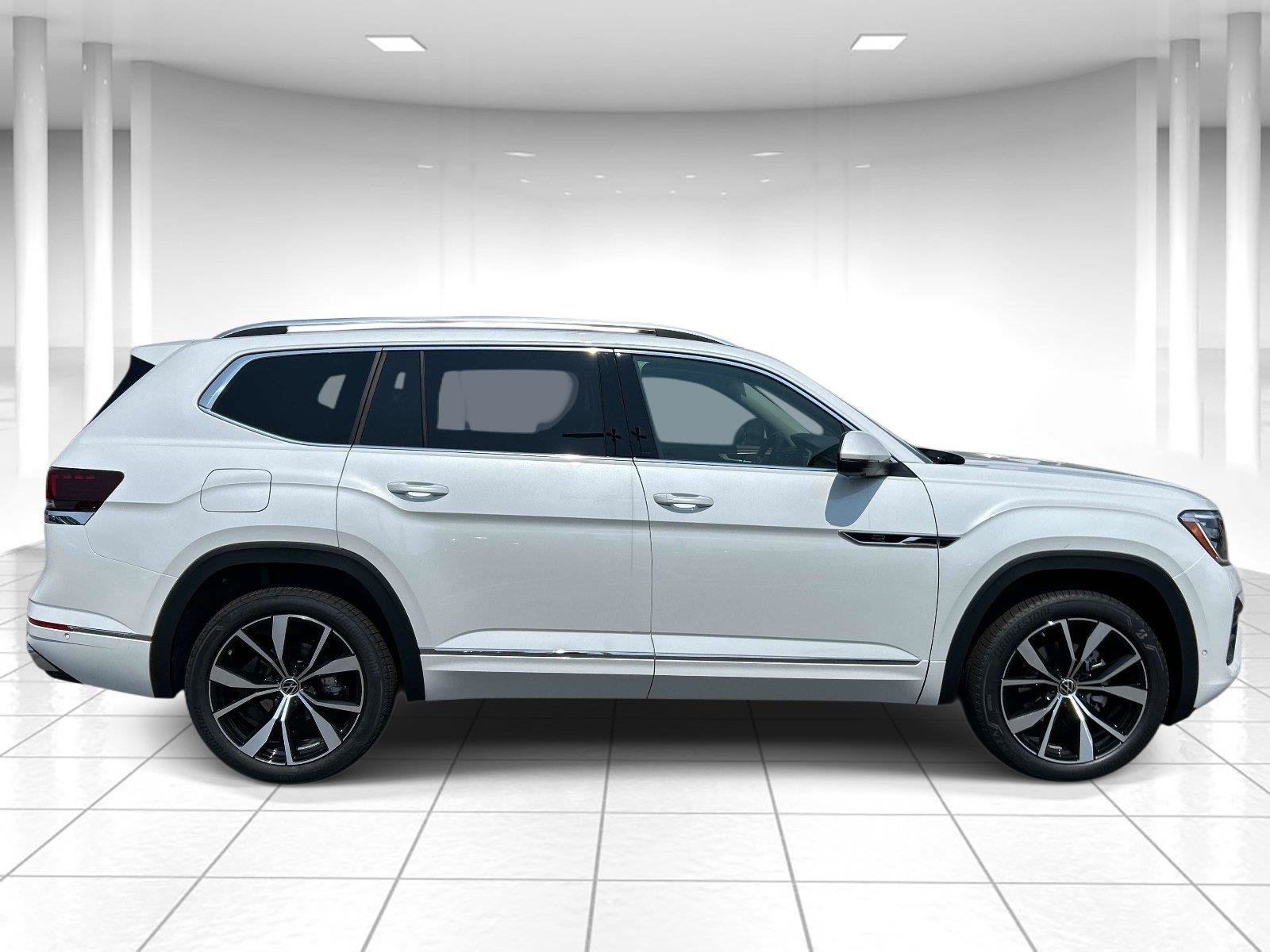New 2026 Volkswagen Atlas SEL Premium R-Line AWD/4WD image 2