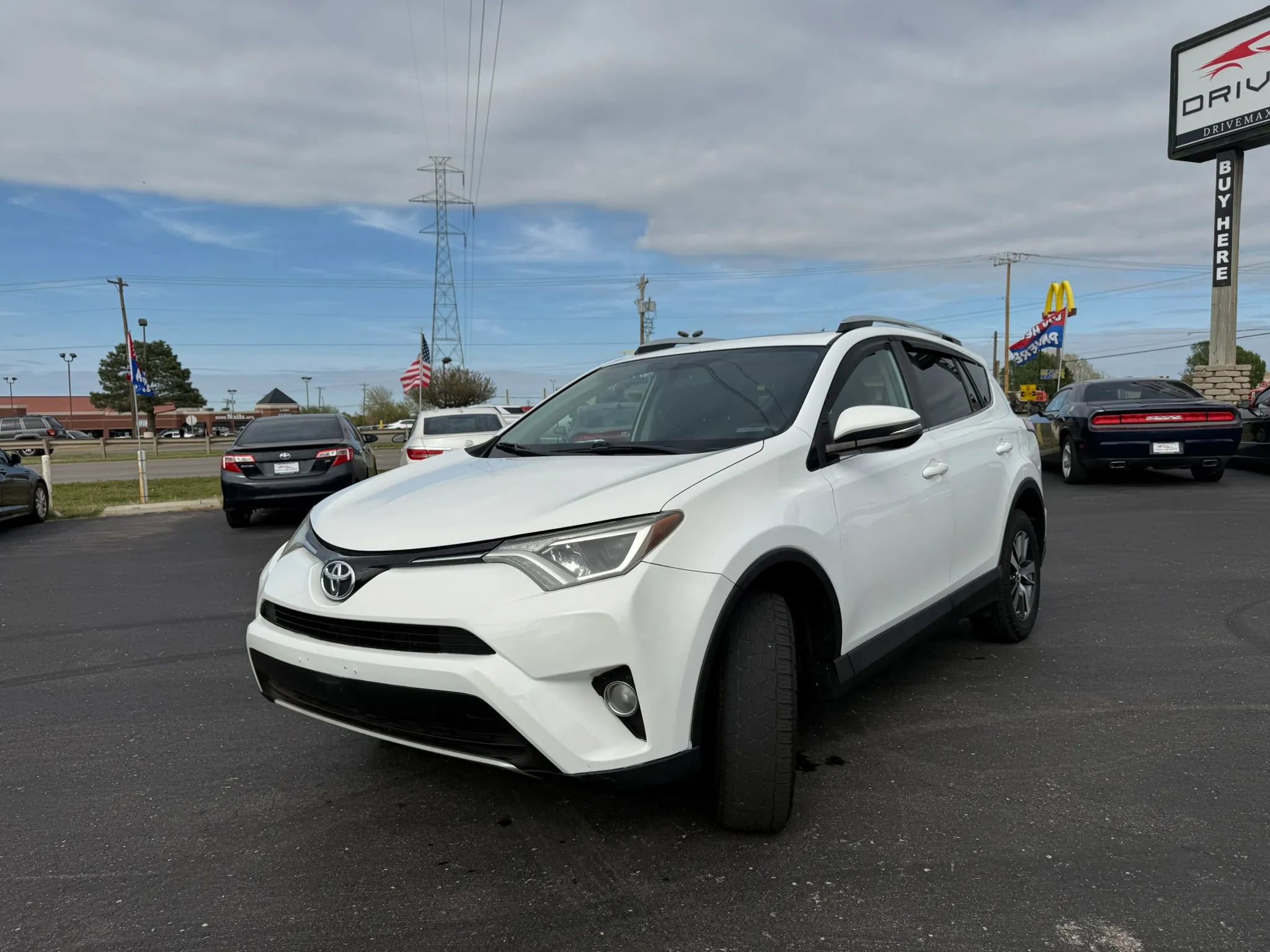 Used 2016 Toyota RAV4 XLE AWD/4WD image 8