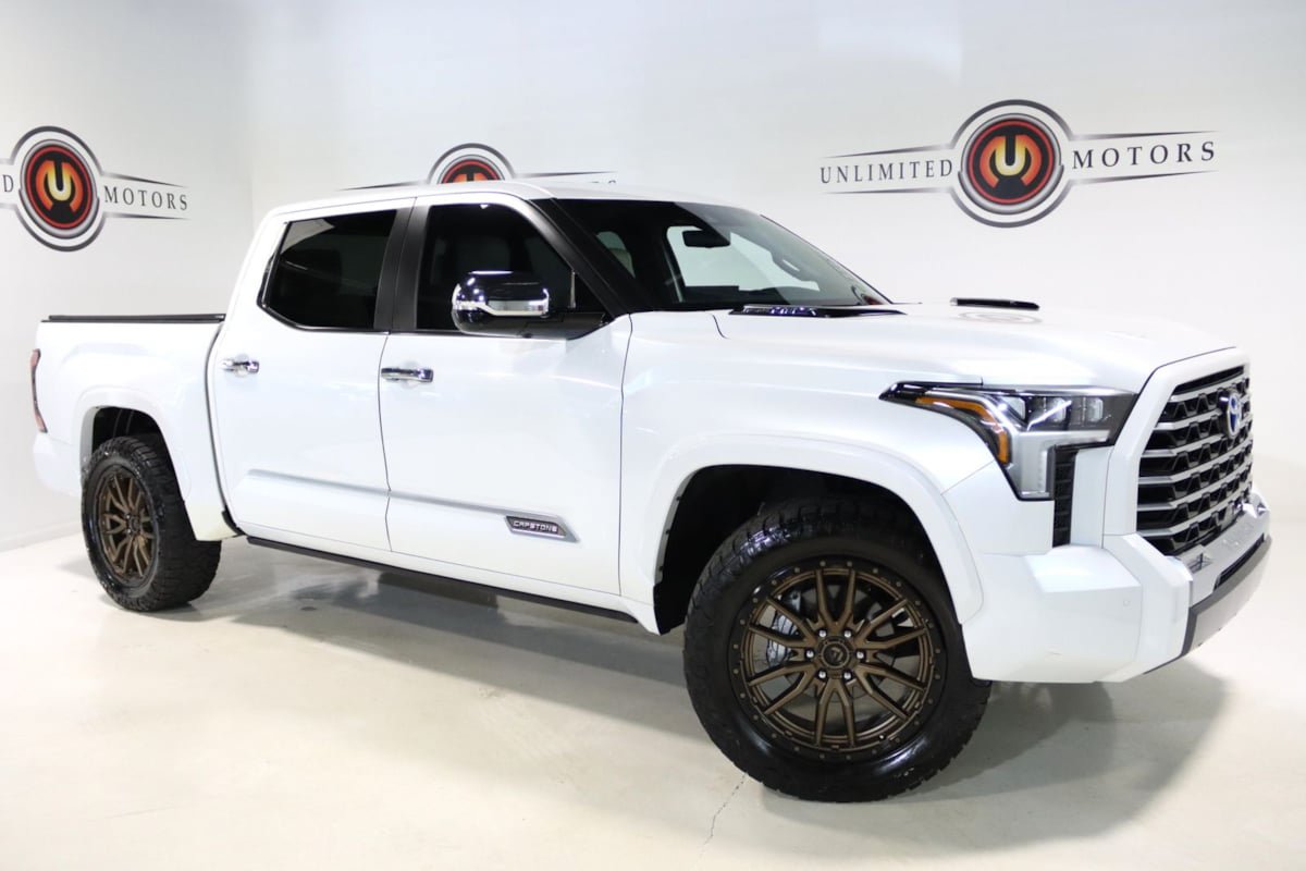 Used 2024 Toyota Tundra Capstone AWD/4WD image 6