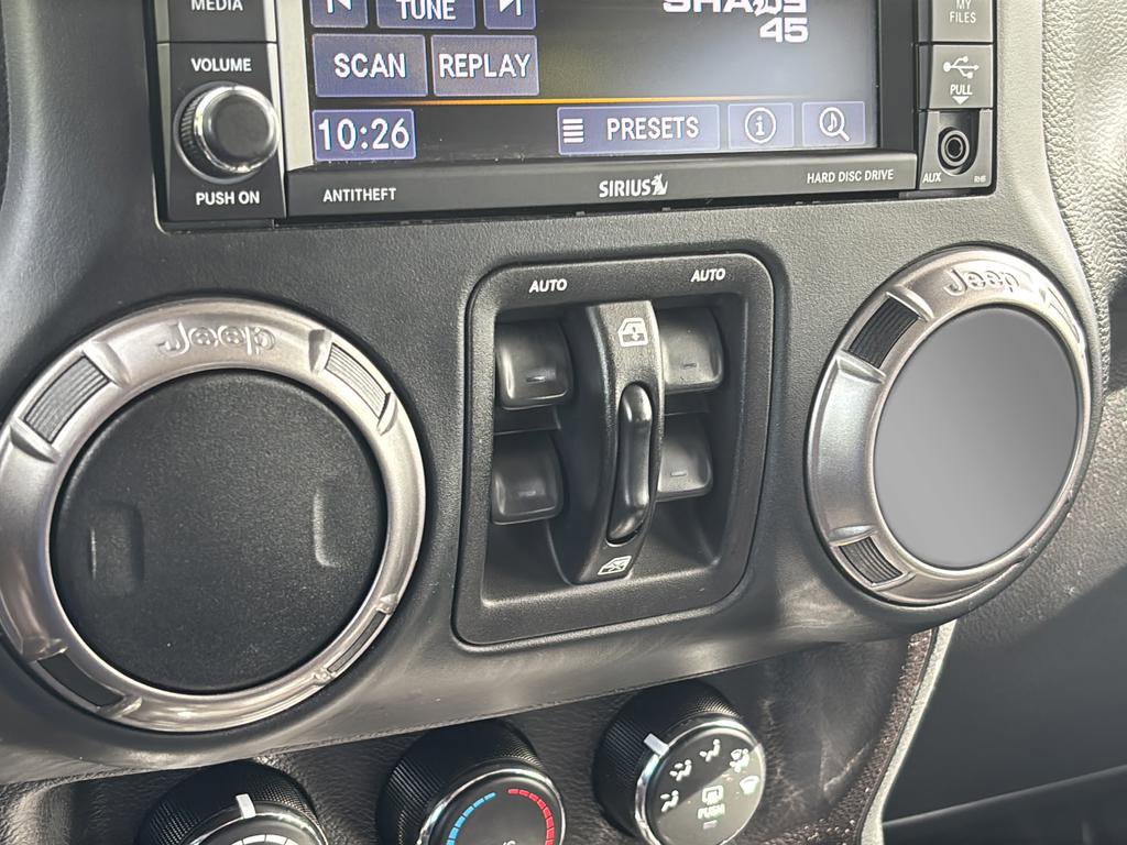 Used 2018 Jeep Wrangler Unlimited Sahara image 33