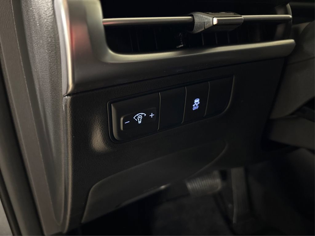 Used 2025 Hyundai Tucson SE image 36