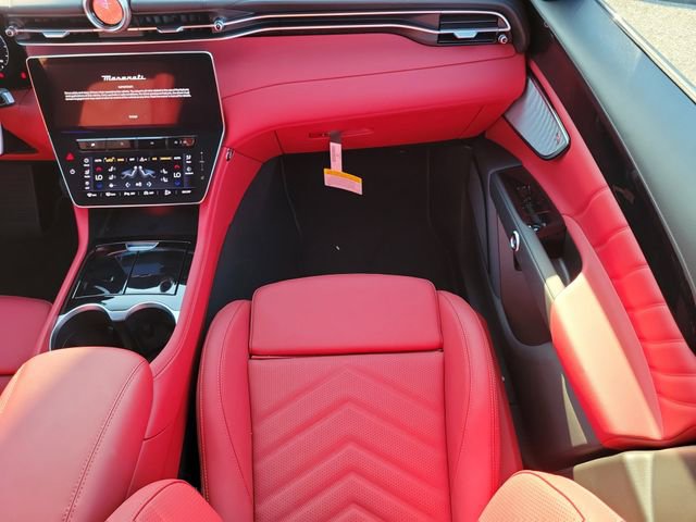 New 2025 Maserati Grecale Modena image 16