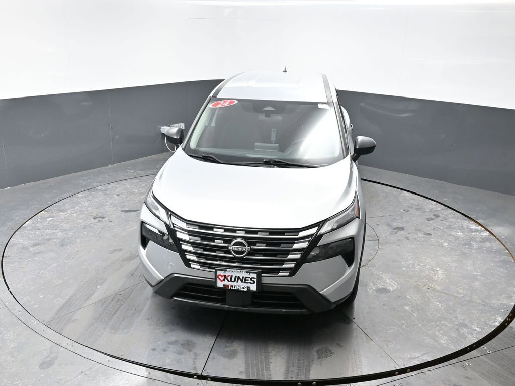 Used 2024 Nissan Rogue S image 42