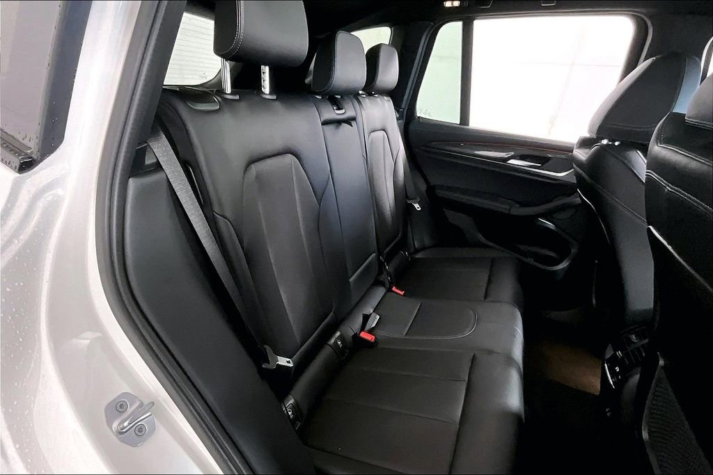 Used 2023 BMW X3 M40i w/ Premium Package image 27