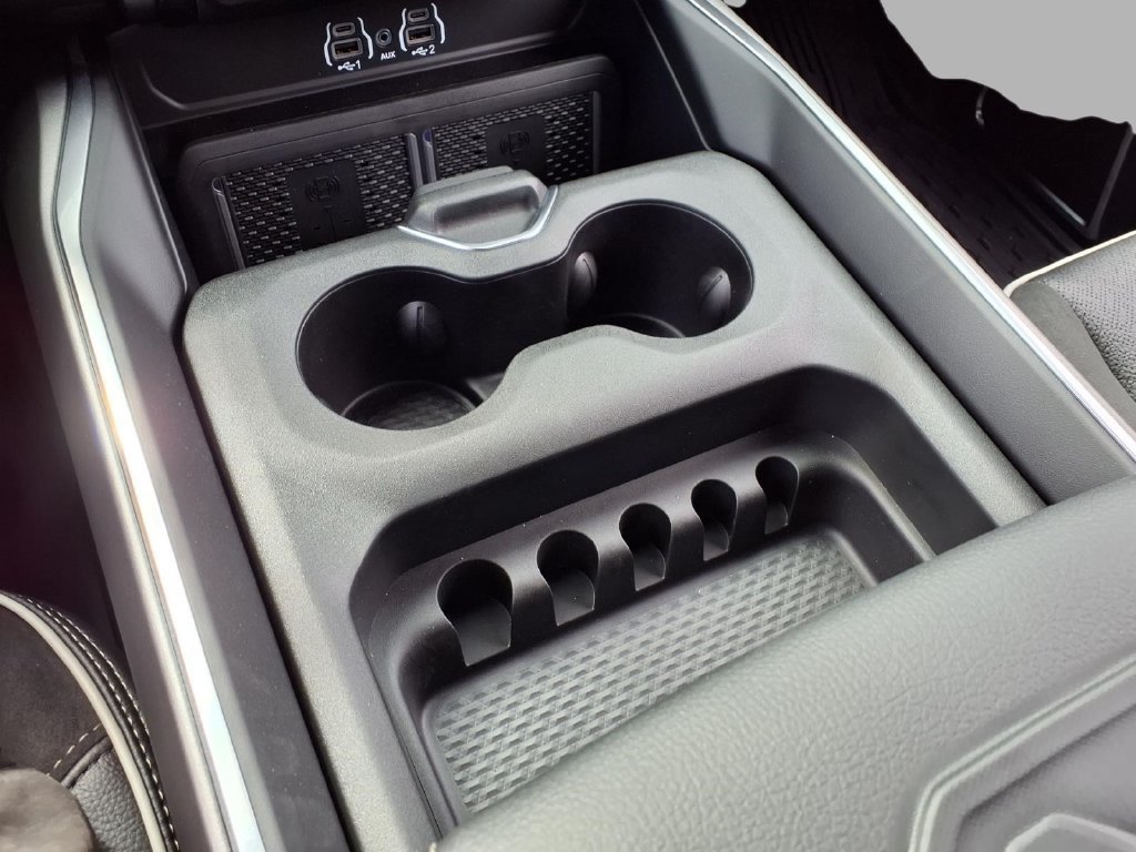 New 2027 RAM 3500 Laramie AWD/4WD image 10