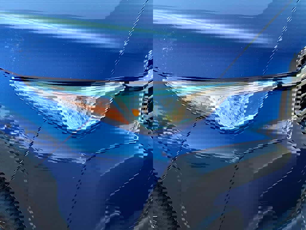 Certified 2025 Subaru Crosstrek 2.0i Premium w/ Convenience Package #2 image 8