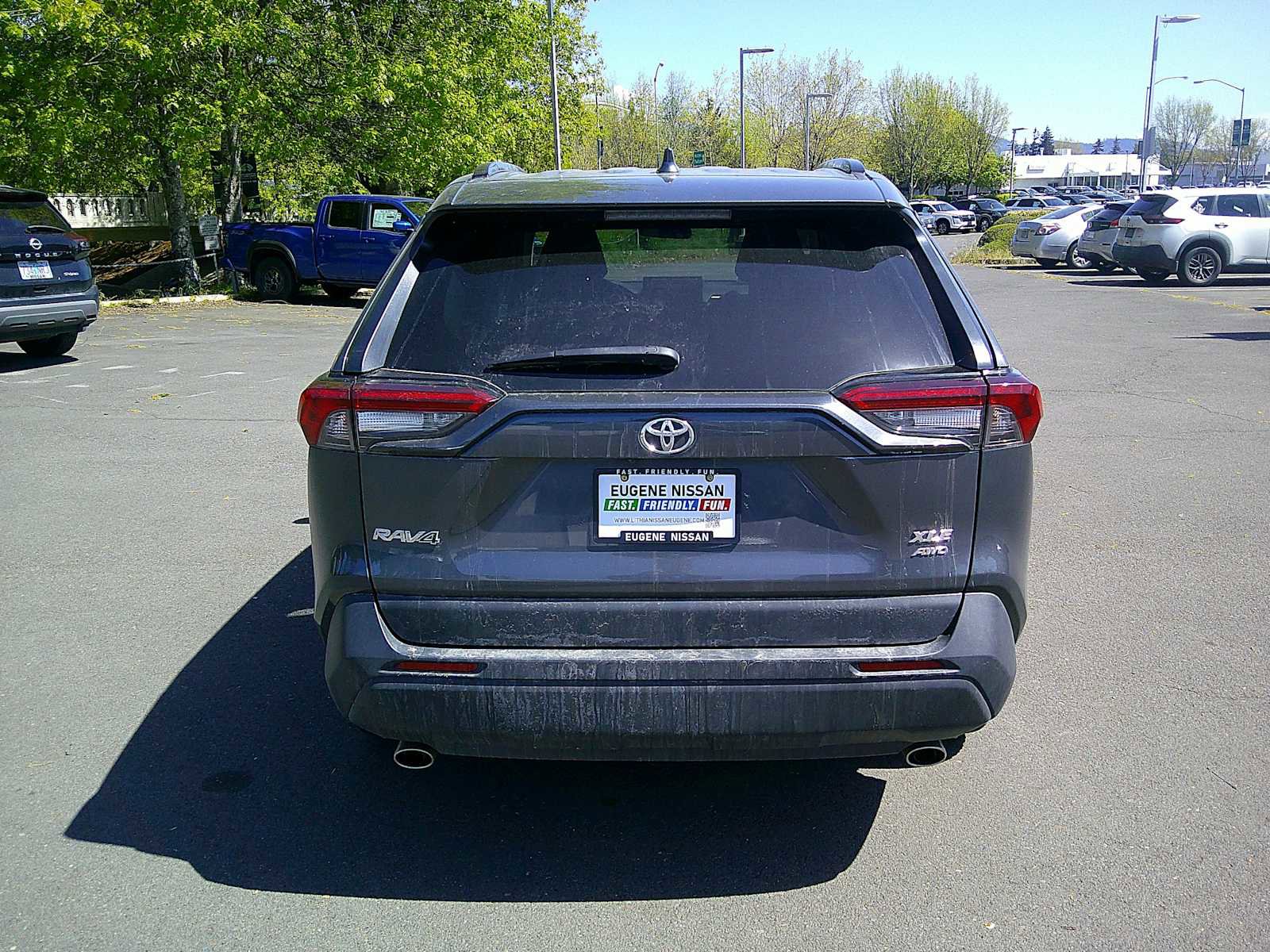 Used 2022 Toyota RAV4 XLE w/ Convenience Package AWD/4WD image 4