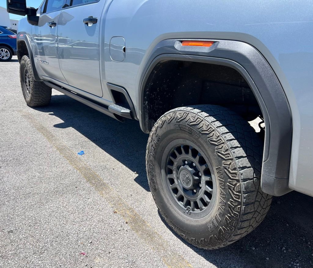 Used 2024 GMC Sierra 2500 AT4X w/ AT4X AEV Edition AWD/4WD image 3