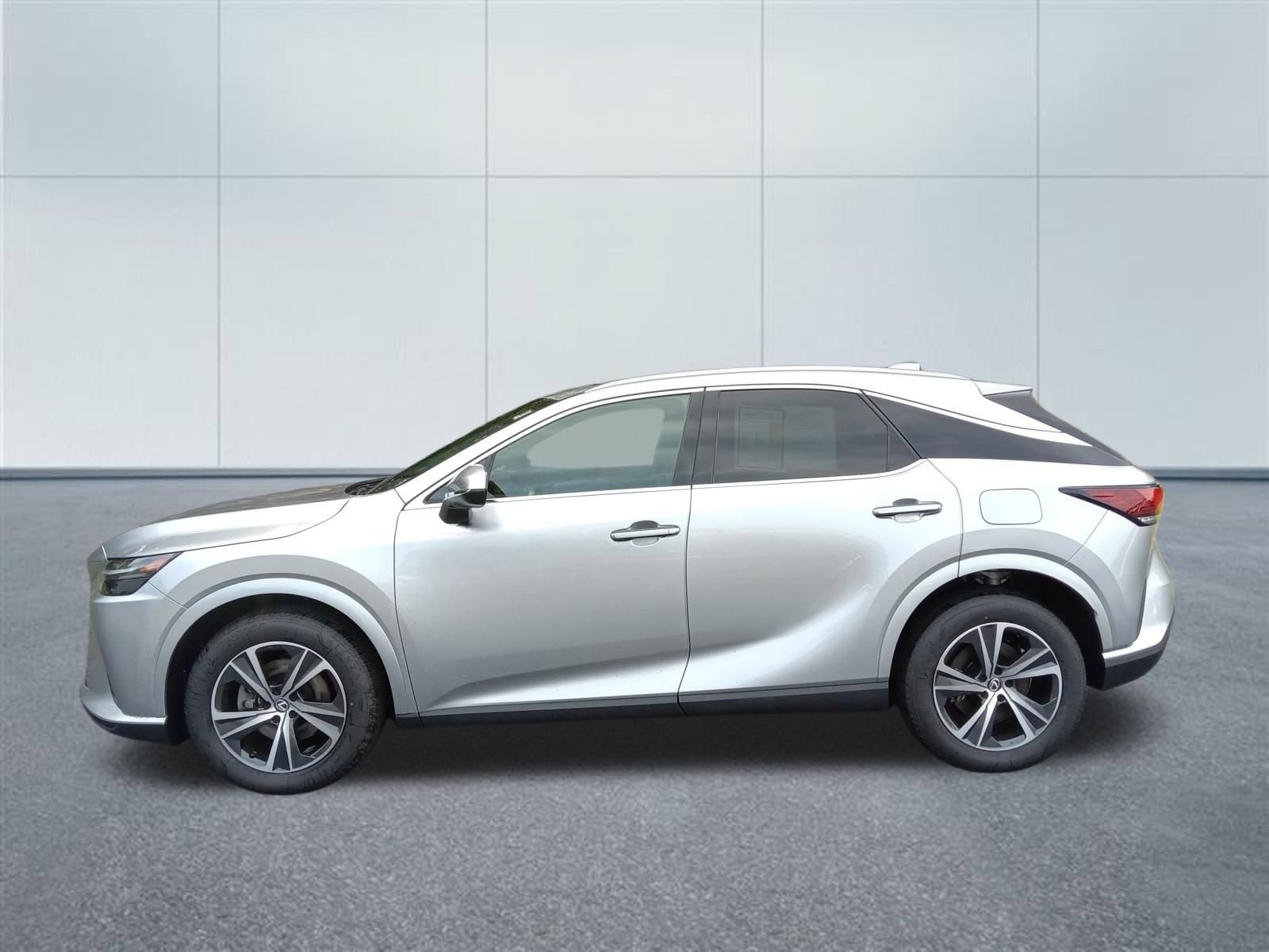 Used 2023 Lexus RX 350 Premium w/ Accessory Package AWD/4WD image 2