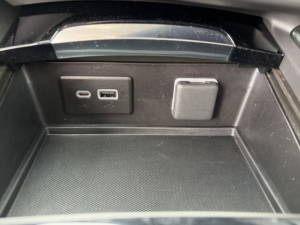 Used 2023 Buick Envision Preferred w/ Sport Touring Package AWD/4WD image 17